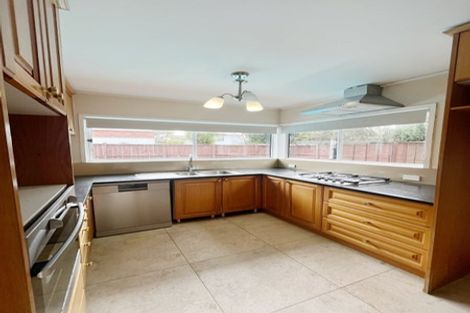 Photo of property in 12 Holdaway Avenue, Northcote, Auckland, 0627