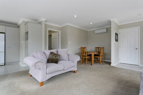 Photo of property in 13 Walter Court, Cambridge, 3434