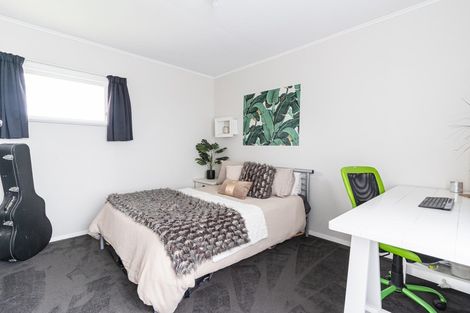 Photo of property in 6 Newhaven Place, Roslyn, Palmerston North, 4414