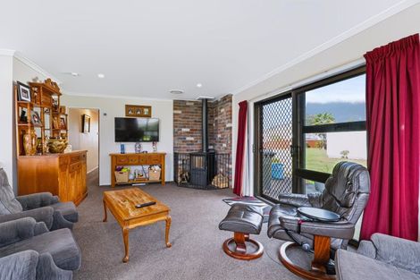 Photo of property in 15 Olivia Street, Stratford, 4332