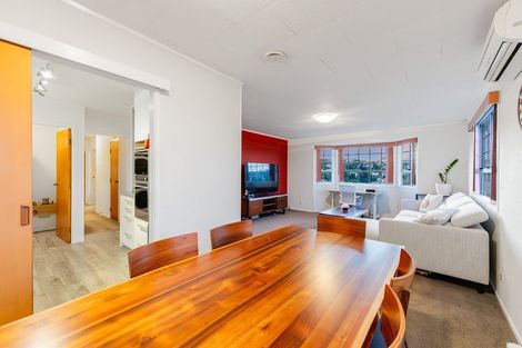 Photo of property in 39 Squirrel Lane, Browns Bay, Auckland, 0630