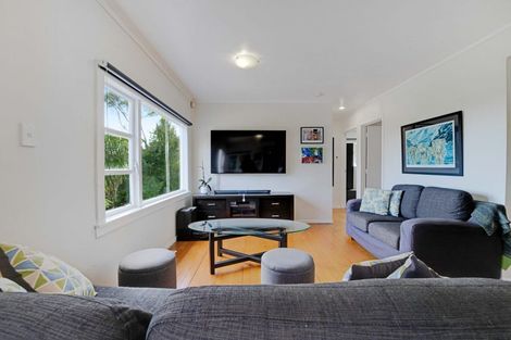 Photo of property in 1/66 Manuka Road, Glenfield, Auckland, 0629