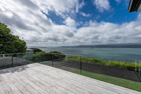 Photo of property in 116 Nevay Road, Karaka Bays, Wellington, 6022