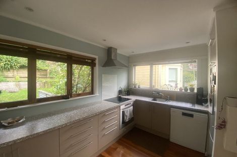 Photo of property in 15a Governor Road, Northland, Wellington, 6012