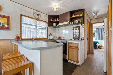 Photo of property in 4 Hugh Avenue, Hamurana, Rotorua, 3097