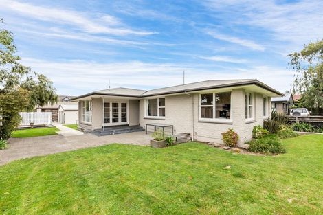 Photo of property in 220 Grimseys Road, Redwood, Christchurch, 8051