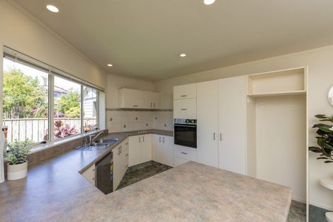 Photo of property in 22 Kowhai Grove, Raumati Beach, Paraparaumu, 5032