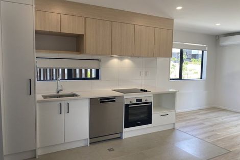 Photo of property in 33c Matipo Road, Te Atatu Peninsula, Auckland, 0610