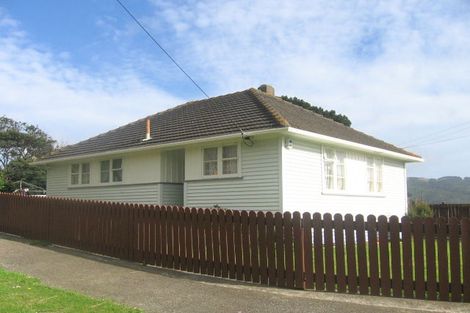 Photo of property in 2 Stevens Crescent, Ranui, Porirua, 5024