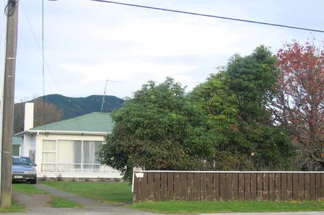Photo of property in 8 Arawhata Road, Paraparaumu, 5032