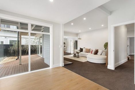 Photo of property in 3 Strowan Road, Strowan, Christchurch, 8052