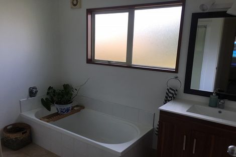 Photo of property in 5 Alfred Street, Northcote Point, Auckland, 0627