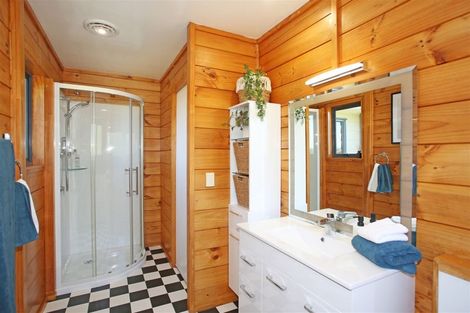 Photo of property in 166 Cooper Road, Pollok, Waiuku, 2684