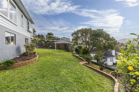 Photo of property in 14 Lane Crescent, Tawa, Wellington, 5028