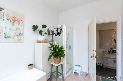 Photo of property in 59 York Street, Moera, Lower Hutt, 5010