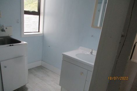 Photo of property in 81 Northland Road, Northland, Wellington, 6012