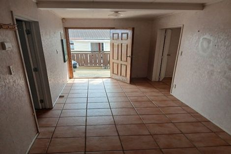 Photo of property in 15 Kopara Place, Clendon Park, Auckland, 2103