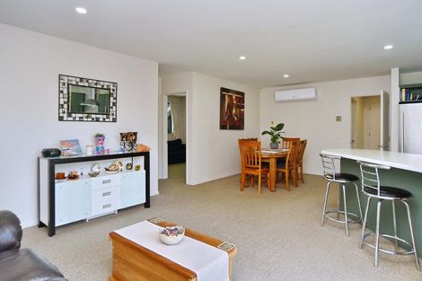 Photo of property in 21 Thornwood Place, Redwood, Christchurch, 8051