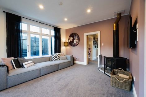 Photo of property in 22 Lawson Street, Roslyn, Dunedin, 9011