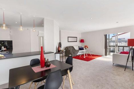 Photo of property in 2/25 Solveig Place, Randwick Park, Auckland, 2105