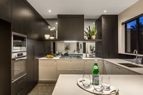 Photo of property in 7b Ballial Place, West Harbour, Auckland, 0618