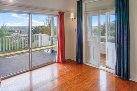 Photo of property in 19 Macmillan Avenue, Cashmere, Christchurch, 8022