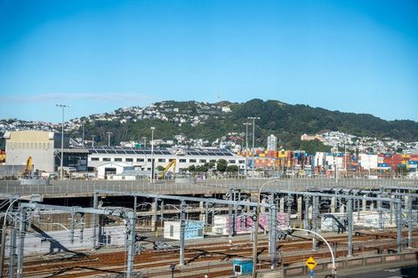 Photo of property in Endeavour Apartments, 10/125 Thorndon Quay, Pipitea, Wellington, 6011