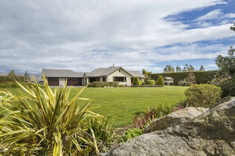 Photo of property in 15 Dobsons Lane, Kelvin Grove, Palmerston North, 4470
