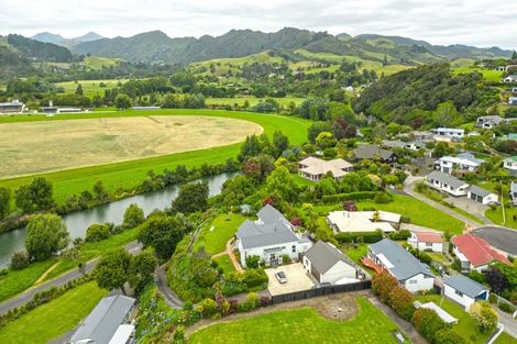 Photo of property in Cotswold Cottage B & B, 46 Maramarahi Road, Thames, 3578