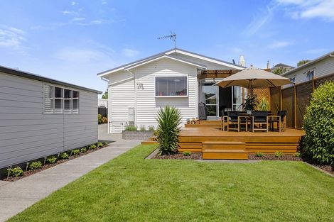 Photo of property in 117 Belt Road, New Plymouth, 4310