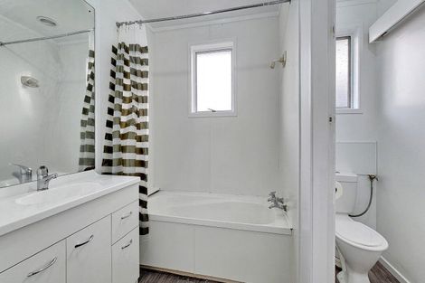 Photo of property in 10 Cherrywood Place, Western Heights, Rotorua, 3015