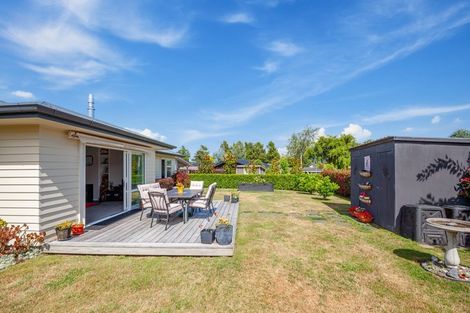 Photo of property in 6 Rogers Place, Kinloch, Taupo, 3377