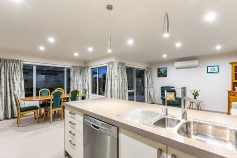 Photo of property in 19 Tongariro Drive, Aotea, Porirua, 5024