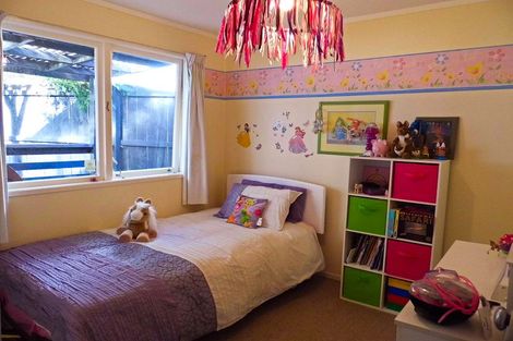 Photo of property in 1/29 Beaudine Avenue, Glenfield, Auckland, 0629