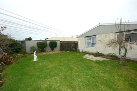 Photo of property in 4/122 Middlepark Road, Sockburn, Christchurch, 8042