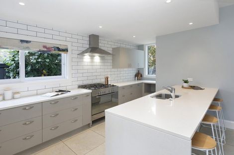 Photo of property in 2 Celia Street, Redcliffs, Christchurch, 8081