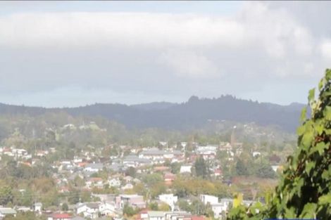 Photo of property in 16 Mckinley Road, Sunnyvale, Auckland, 0612