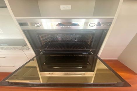 Photo of property in 5 Hallberry Road, Mangere East, Auckland, 2024