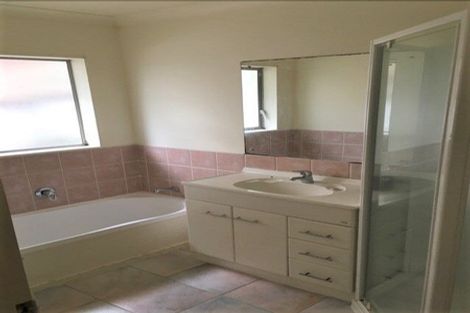 Photo of property in 2/16 Miller Road, Mangere Bridge, Auckland, 2022