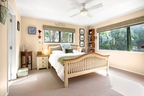 Photo of property in 4 Oldham Place, Browns Bay, Auckland, 0630