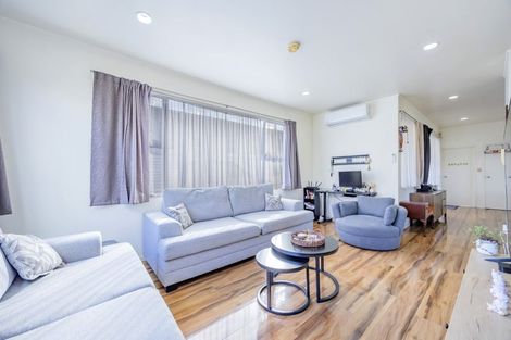 Photo of property in 1/410 Glenfield Road, Glenfield, Auckland, 0629