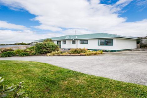 Photo of property in 23 Lydia Place, Kelvin Grove, Palmerston North, 4414
