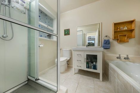 Photo of property in 81 Rangeview Road, Sunnyvale, Auckland, 0612