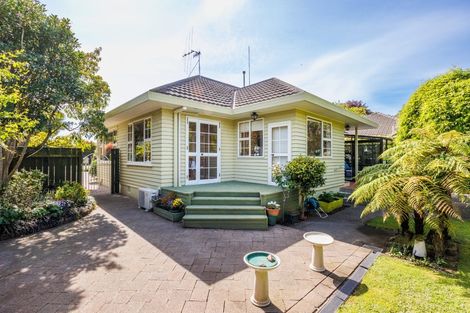 Photo of property in 234 Victoria Avenue, Hokowhitu, Palmerston North, 4410