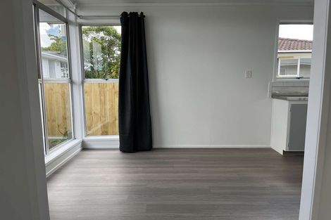 Photo of property in 35 Tabitha Crescent, Henderson, Auckland, 0612