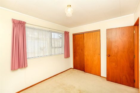 Photo of property in 2/481 Saint Aubyn, Moturoa, New Plymouth, 4310