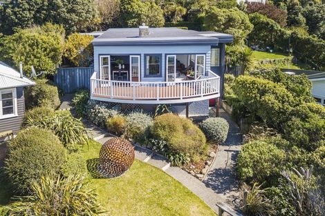 Photo of property in 22 Tai Paku Paku Road, Karaka Bays, Wellington, 6022