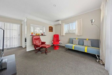 Photo of property in 1/92 Kenderdine Road, Papatoetoe, Auckland, 2025