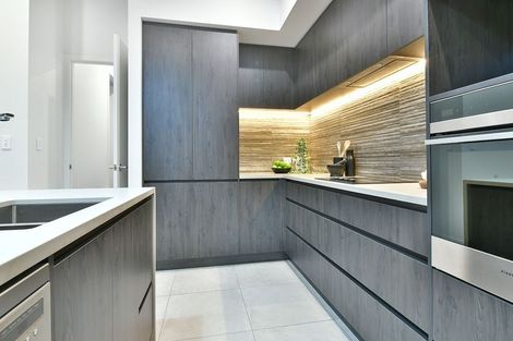 Photo of property in 17 Shakespear Road, Army Bay, Whangaparaoa, 0930