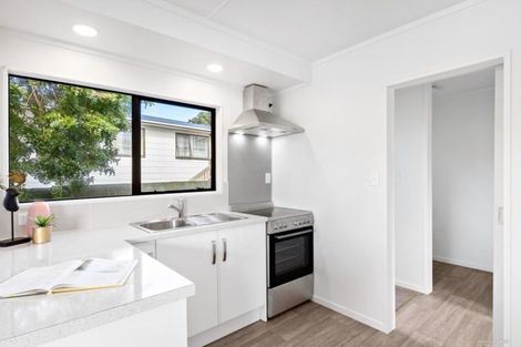 Photo of property in 22 Seaward Place, Wattle Downs, Auckland, 2103